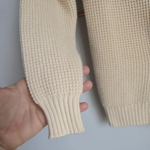 Belati Boy's Cream Chunky Rib Knit V-Neck Double Button Cardigan Size 7 Years - Picture 3 of 8